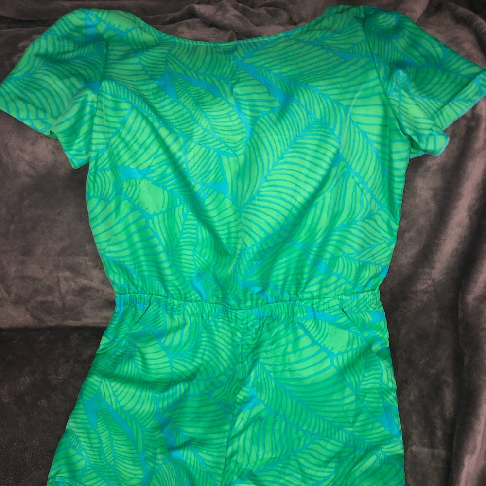 ❤️Beautiful Loft Romper❤️